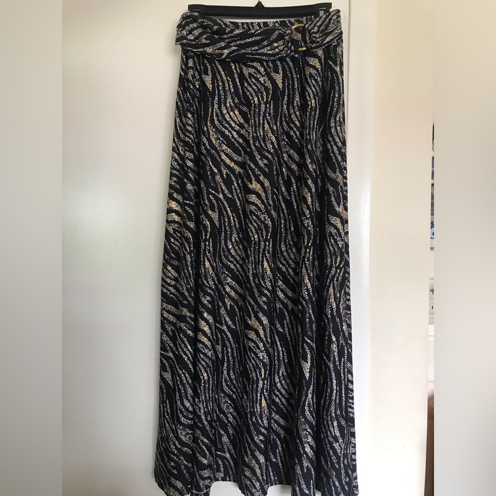 ROBERT LOUIS Maxi Skirt with Abstract Wave Print in Black White and Gold